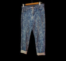 Load image into Gallery viewer, Jeans with Bird Pattern