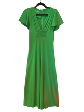 Load image into Gallery viewer, Long Green Evening Gown