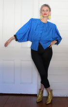 Load image into Gallery viewer, Blue 80&#39;s style blazer with batwings sleeves and buttons
