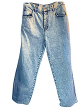 Load image into Gallery viewer, 80&#39;s blue/bleached mum jeans