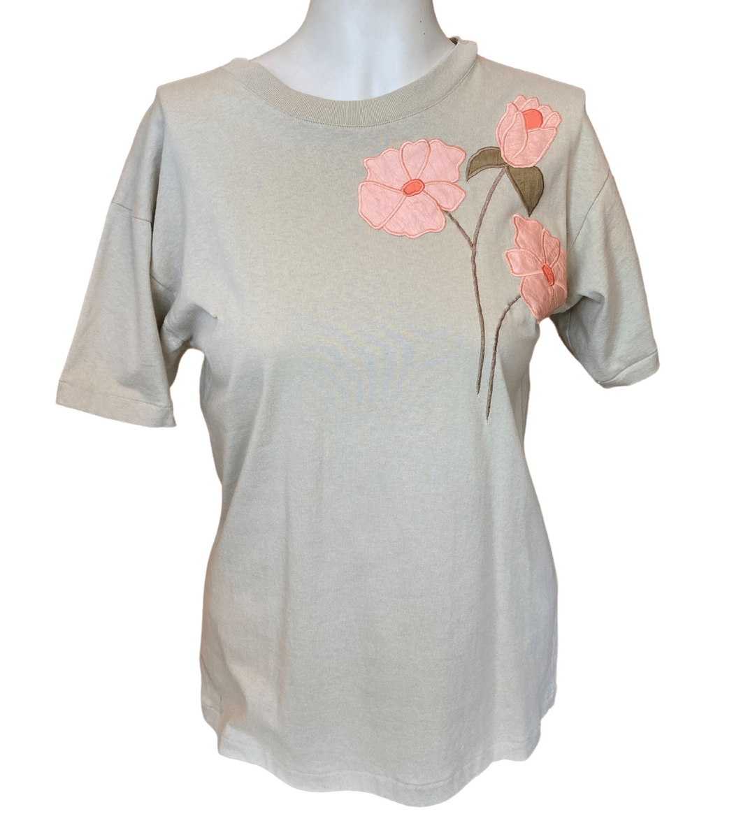 Khaki T-Shirt with appliqué flower details in apricot